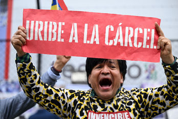 Un ciudadano colombiano pide prisión para el que fuera presidente del país, Álvaro Uribe.