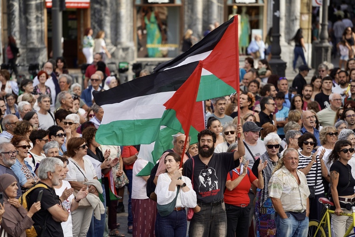 Bilbon ostiral honetan egindako elkarretaratzearen irudia.