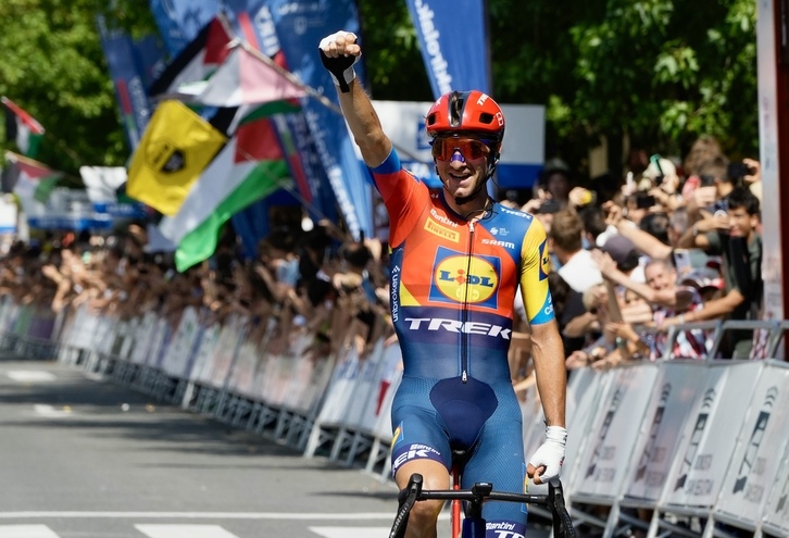 Ciccone celebra su mejor victoria del año tras ser el más listo y el más fuerte de la Donostia Klasika.