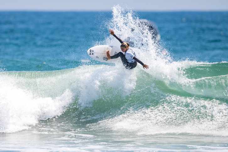 Annette Gonzalez Etxabarri zumaiarra, bira indartsu bat egiten.