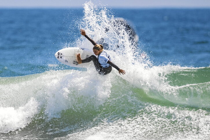 Annette Gonzalez Etxabarri zumaiarra, bira indartsu bat egiten.