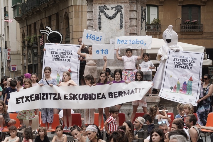 Movilización reciente en Bilbo por el derecho a la vivienda, incidiendo en la cuestión de los menores.