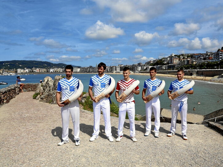 Atzo aurkeztu zuten Buruz Burukoa, Miramar Jauregiko lorategian.