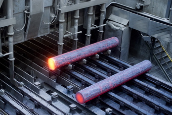 La siderurgia va a ser el sector más perjudicado por los aranceles de Trump.