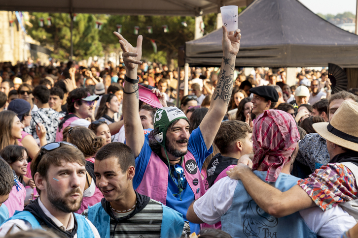 Ambiente en el txupinazo del puerto hace doce meses.