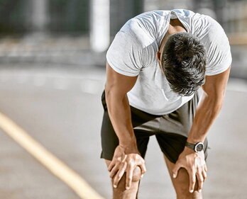 Adin batetik aurrera, normaltzat hartu behar da gorputzean min txiki batzuk izatea.
