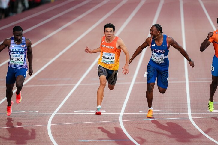 Ander Garaiar, en plena prueba de los 100 metros.