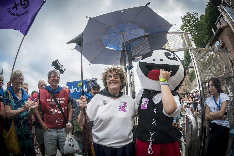 Jaia eta aldarrikapena, uztarturik.