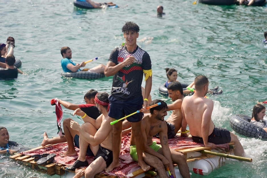 Beroari aurre egin behar izan diote.