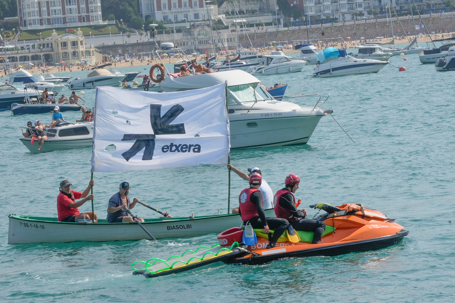 ‘Etxera’ aldarria ere abordaian.