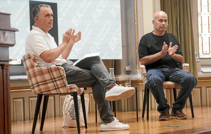 «Gazatik irteten»: Kayed Hammad interpretearen eta Mikel Ayestaran kazetariaren arteko solasaldia.
