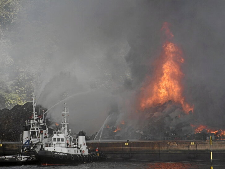 Pasaiako Portuan sutea piztu zen 2018ko abuztuan, Lezo inguruan.