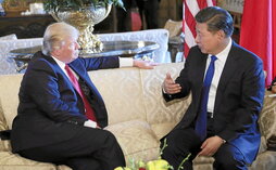 Donald Trump y Xi Jinping departen en un encuentro anterior.