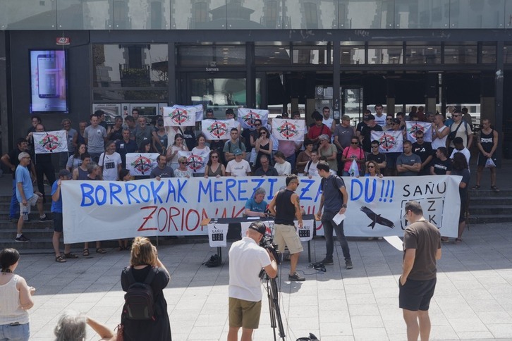 Las plataformas de Azpeitia, Zestoa y Errezil han valorado la decisión este mediodía en Azpeitia.