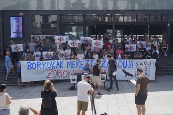 Las plataformas de Azpeitia, Zestoa y Errezil han valorado la decisión este mediodía en Azpeitia.