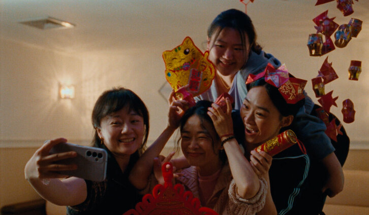 ‘Blue Sun Palace’ filmeko protagonistak.