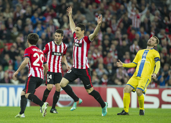 Aduriz, junto a Unai López y Susaeta, celebra uno de los goles frente al BATE Borisov, último partido de Champions disputado en San Mamés.