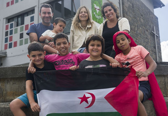 Oporrak Bakean programan parte hartu duten bi familia.