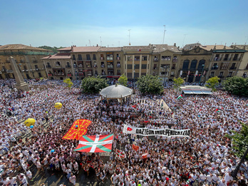 La Plaza del Ayuntamiento de Tafalla, abarrotada y reivindicativa.