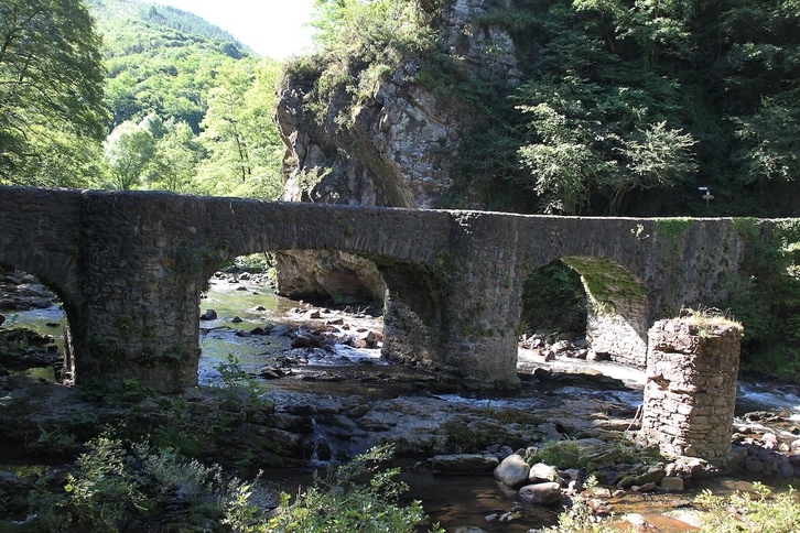 El río Leitzaran, a su paso por Andoain. 