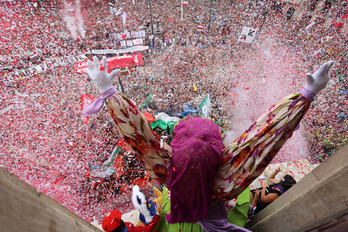 Irrikaz hartu dute Marijaia Bilbon. 