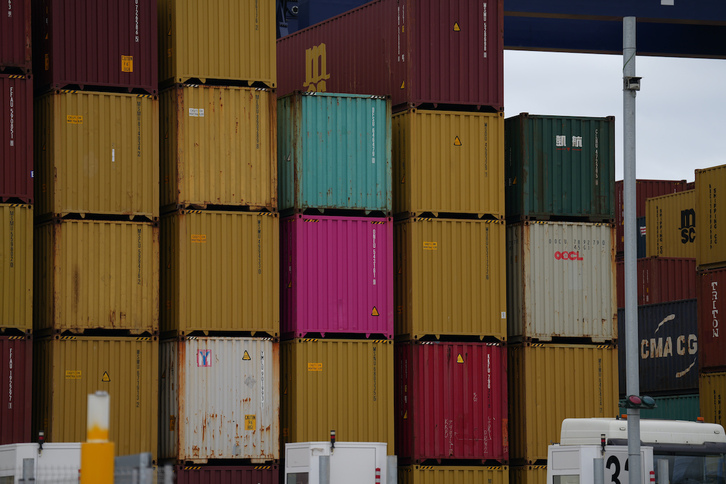 Contenedores en el puerto de Barcelona.