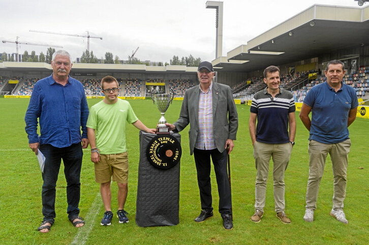 Euskal Herriko Txapelaren IX. edizioaen aurkezpena, Barakaldoko Lasesarre zelaian.