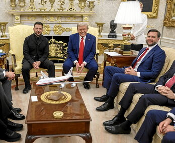 Zelenski, Trump y el vicepresidente de EEUU, Vance, posaron así de sonrientes en esta imagen de la Casa Blanca.