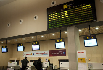 Iruñeko aireportuko artxiboko irudia. 