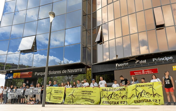 Nafarroako Gobernuaren Industria sailaren aurrean egin zuten elkarretaratzea.