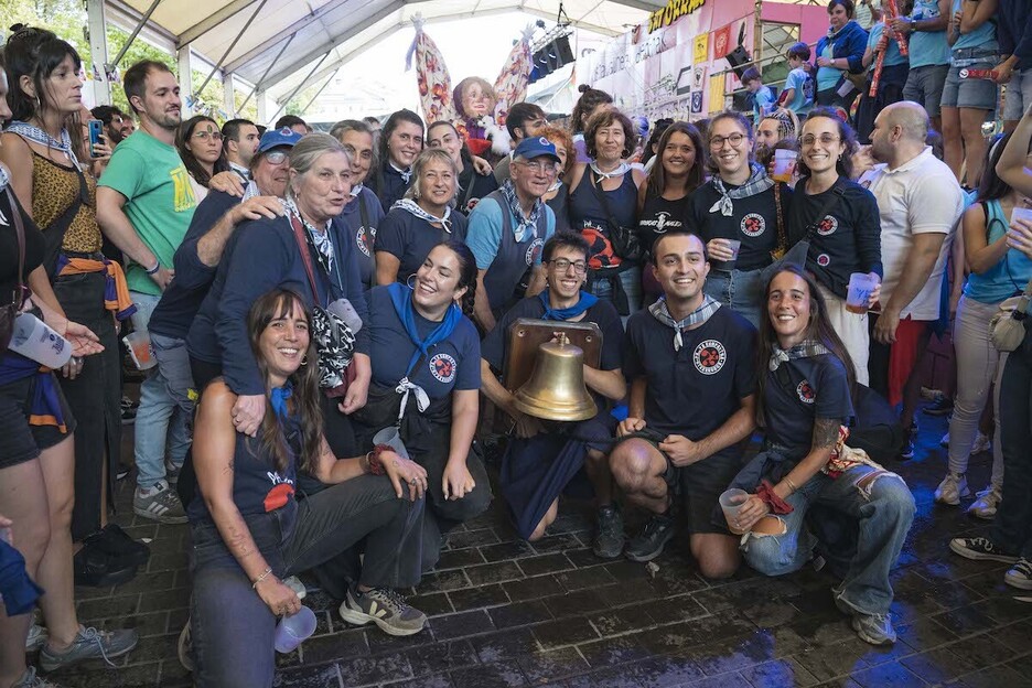 Pa...Ya ha entregado la Campana a Moskotarrak.