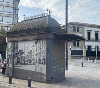 Prado kaleko kioskoa, irudian.