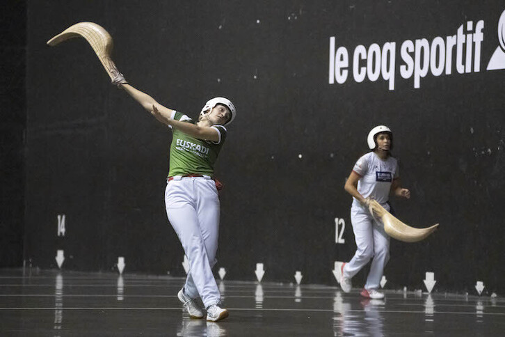 Euskal selekzioa, selekzio ofizial gisa lanean Nazioen Ligan.