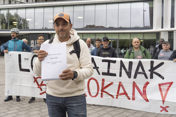 La plantilla sigue con esta recogida de firmas que emprendió en julio.