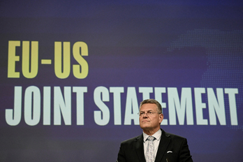 Maros Sefcovic, comisario de Comercio y Seguridad Económica, Relaciones Interinstitucionales y Transparencia de la UE, ofrece una rueda de prensa sobre el acuerdo arancelario entre la UE y EEUU.