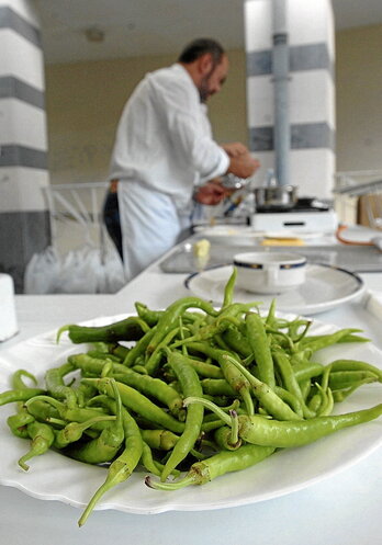 Sasoi honetako plazeretako bat dira piperrak.