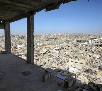 Vista aérea de la destrucción del barrio de Jabalia el 2 de abril de 2025.