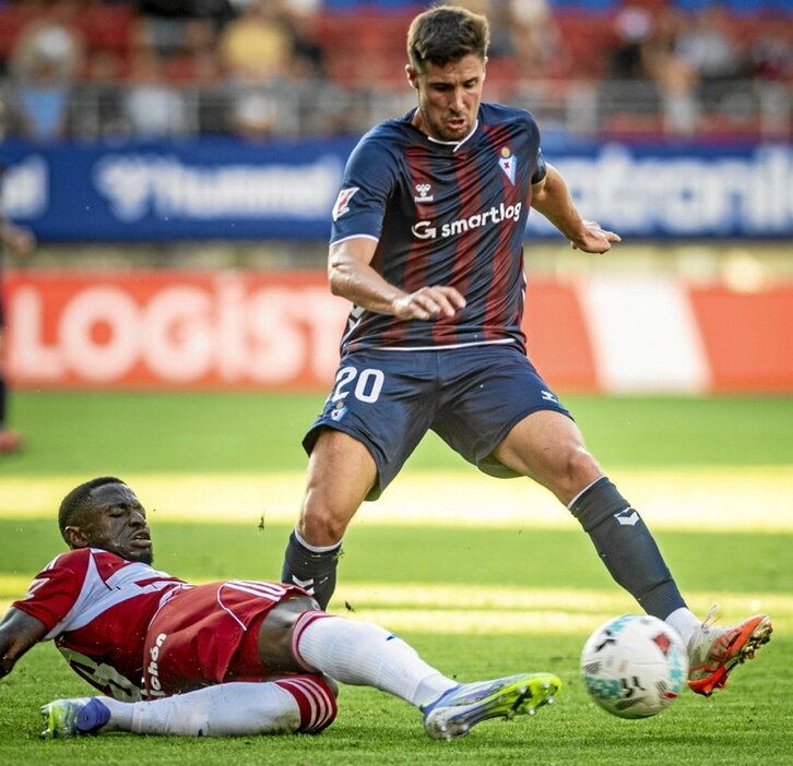 Martón anotó su segundo gol como armero.