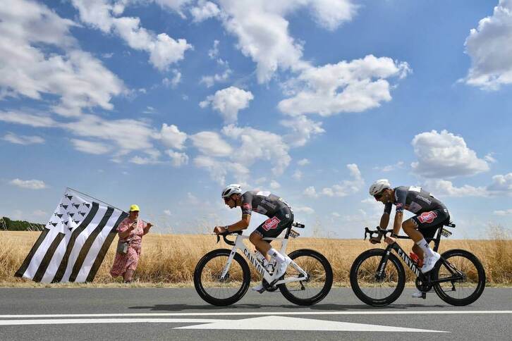 Rickaert y Van der Poel, en la novena etapa del Tour, que llegó a ser la segunda más rápida de la historia de la ronda francesa.