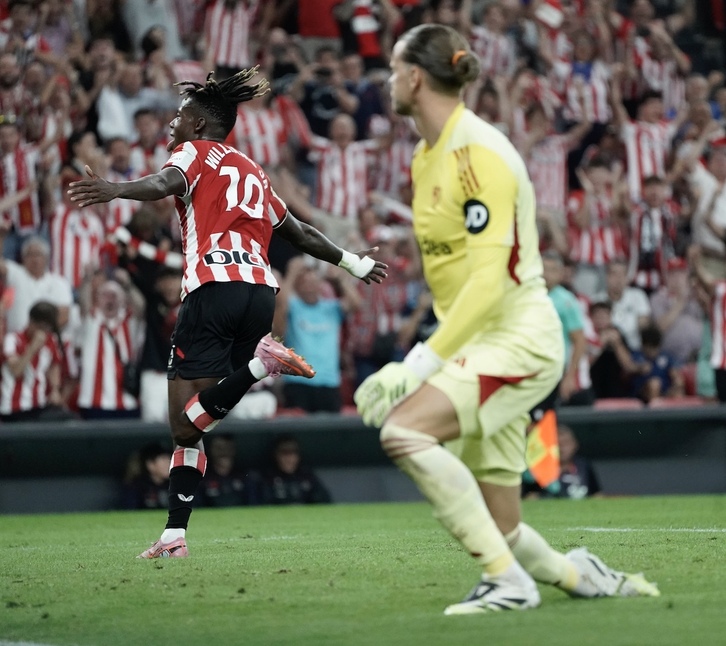 Nico Williams celebra el primer gol de la temporada ante el Sevilla.