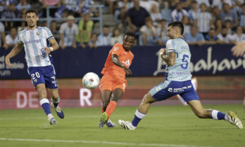 Ochieng ha tenido un par de ocasiones pero no ha podido repetir su acierto de la primera jornada.