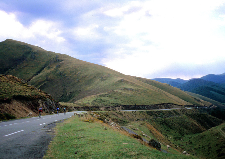 Puerto de Burdinkurutzeta, en el que ha fallecido el ciclista, en una imagen de archivo.