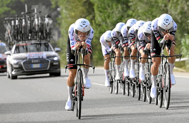 El conjuntu UAE, acoplado en pos de una victoria en la crono por equipos que no se les escapó.