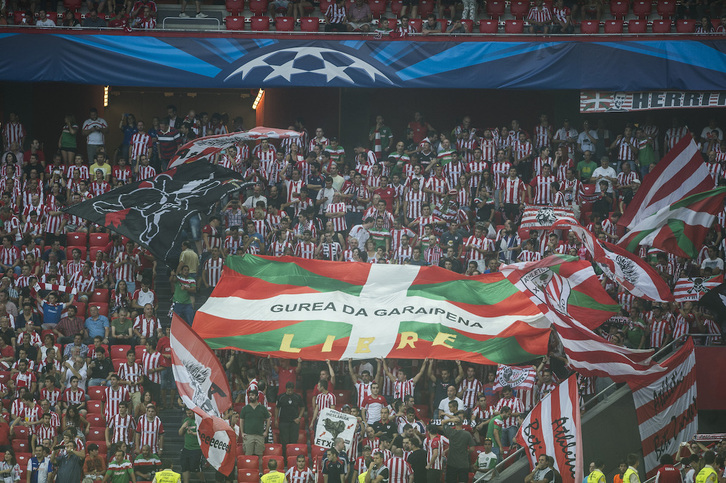 La grada de San Mamés, en un partido de Champions contra el Nápoles en 2014.