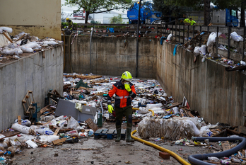 La situación del aparcamiento del centro comercial Bonaire, en Aldaia, fue uno de los bulos difundidos.