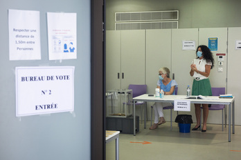 Irudiak agerian uzten duenez, pandemiak zeharo markatu zituen 2020an egin ziren azkeneko herriko bozkak.