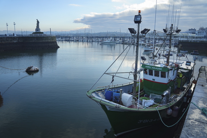 Han encontrado un cuerpo sin vida en el puerto de Santurtzi.