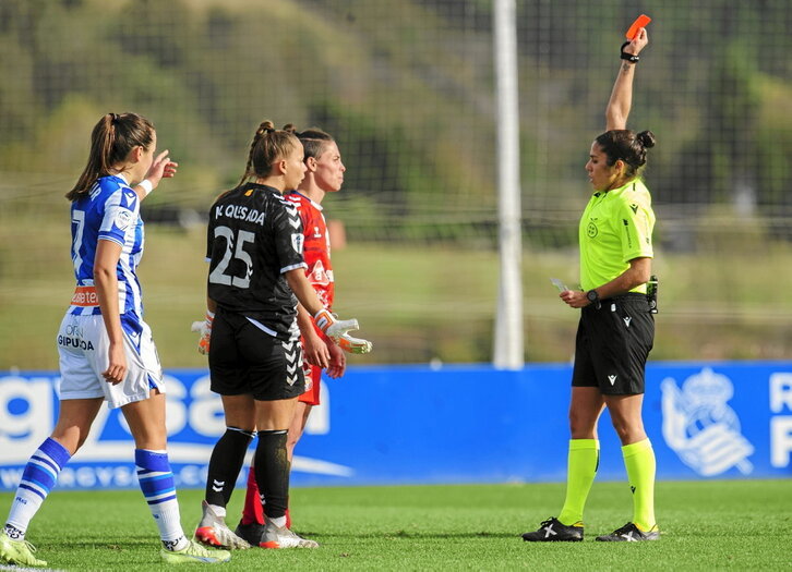 Epaileen jarduna aldaraziko du F Ligan ezarriko den VAR sistema berriak.