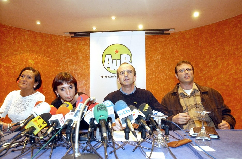 AuBren alde, ilegalizazio aroan.