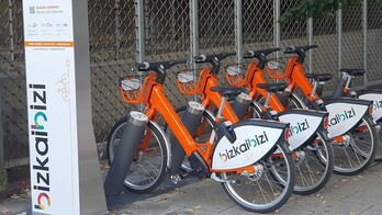 BizkaiBizi zerbitzuko puntu bat, irudian.